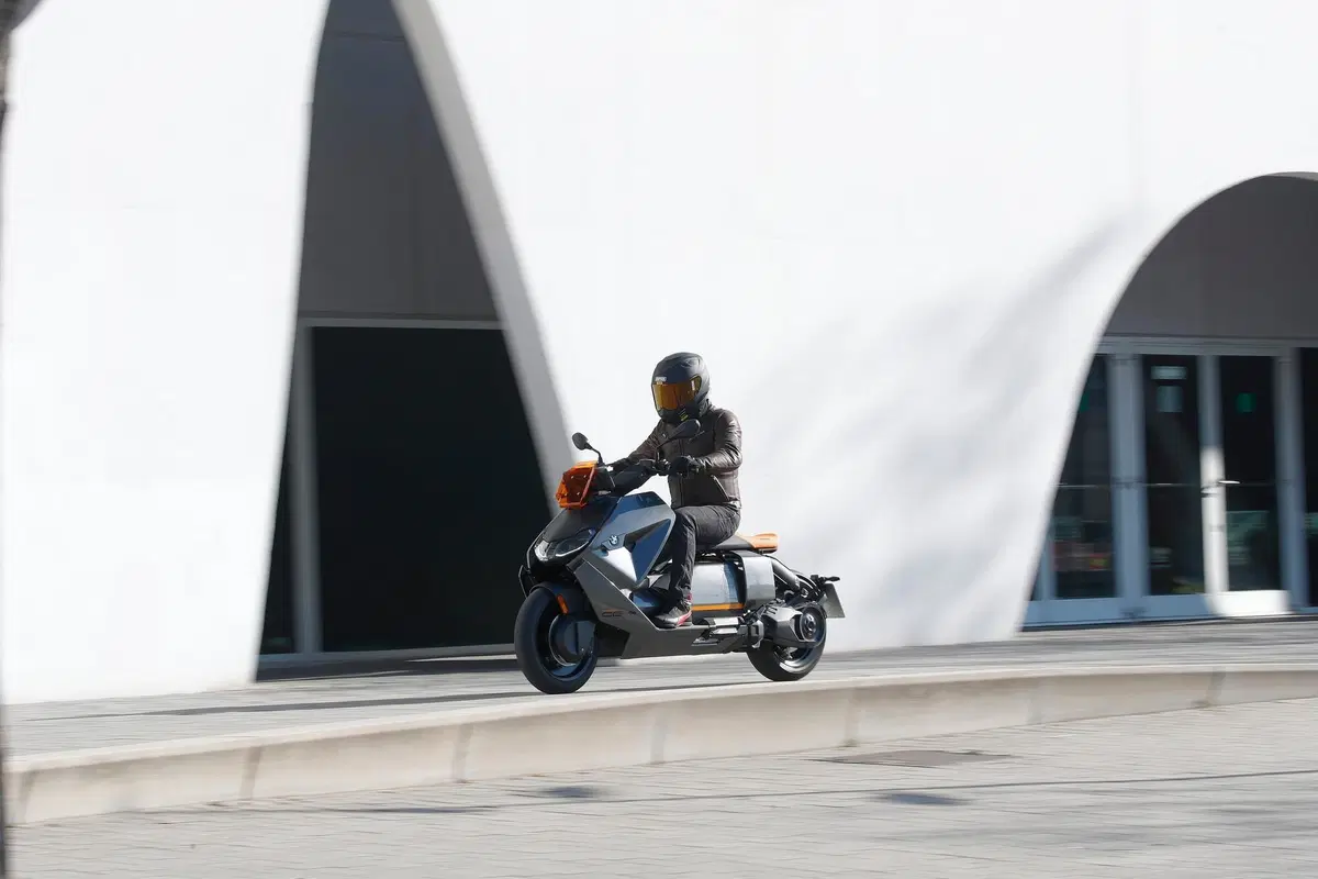 BMW CE 04: Non solo design