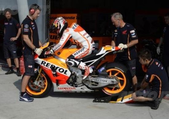 MotoGP. Tutti in fila dietro alla Honda