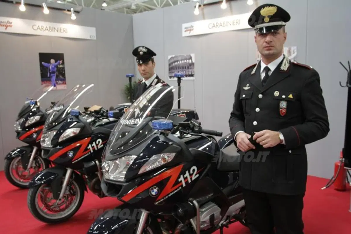 Carabinieri motociclisti. Tutto sulle loro moto e sulla formazione