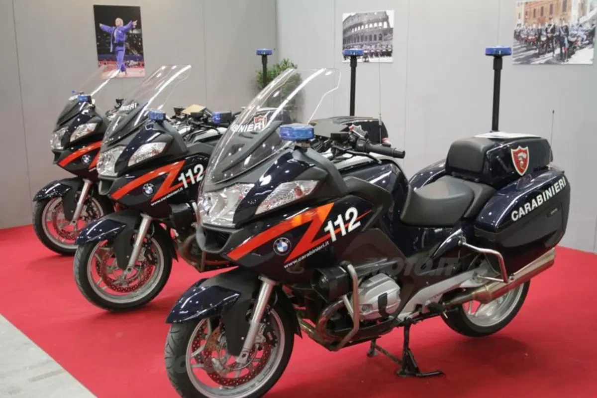 Carabinieri motociclisti. Tutto sulle loro moto e sulla formazione (3)