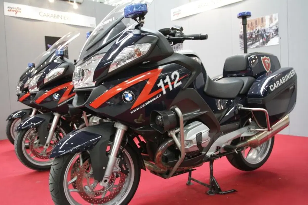 Carabinieri motociclisti. Tutto sulle loro moto e sulla formazione (4)
