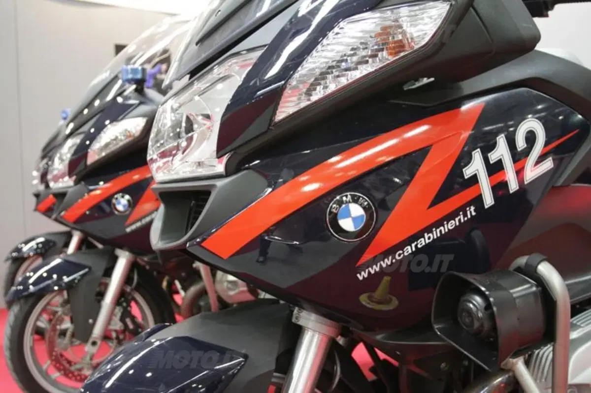 Carabinieri motociclisti. Tutto sulle loro moto e sulla formazione (9)
