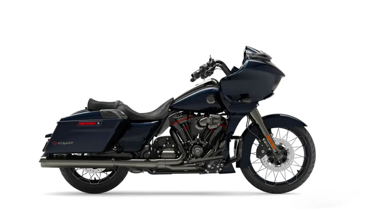 Harley-Davidson CVO - Custom Vehicle Operations Road Glide (2022) (8)