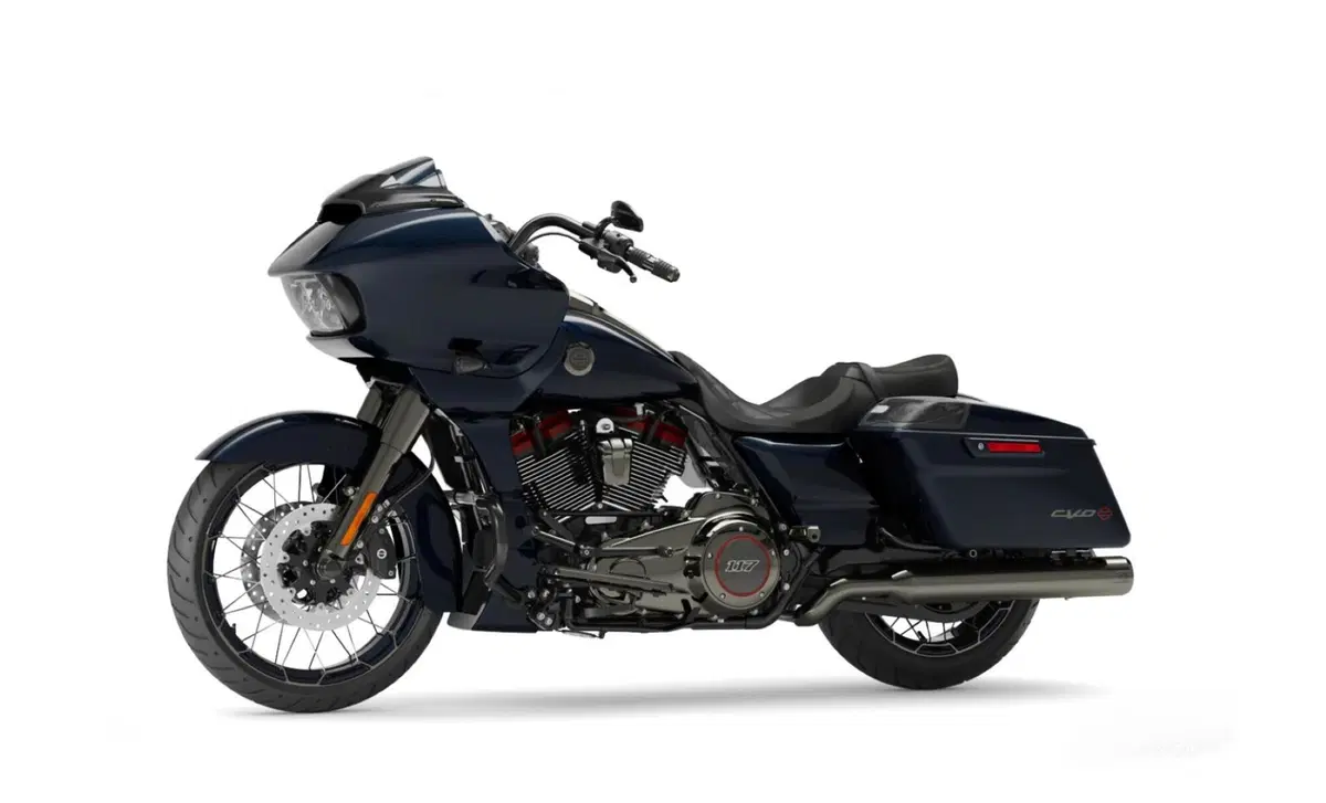 Harley-Davidson CVO - Custom Vehicle Operations Road Glide (2022) (7)
