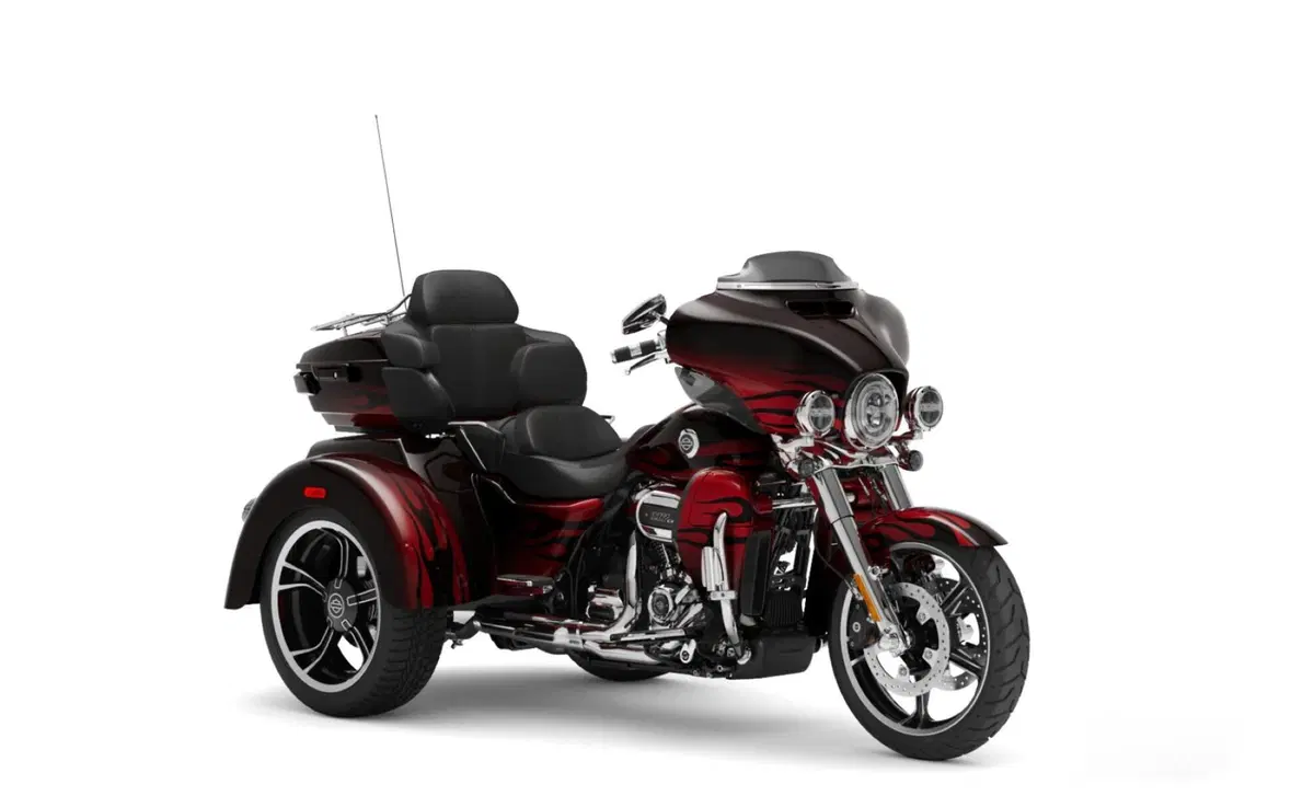 Harley-Davidson CVO - Custom Vehicle Operations 117 CVO Tri Glide (2022) - FLHTCUTGSE_AF