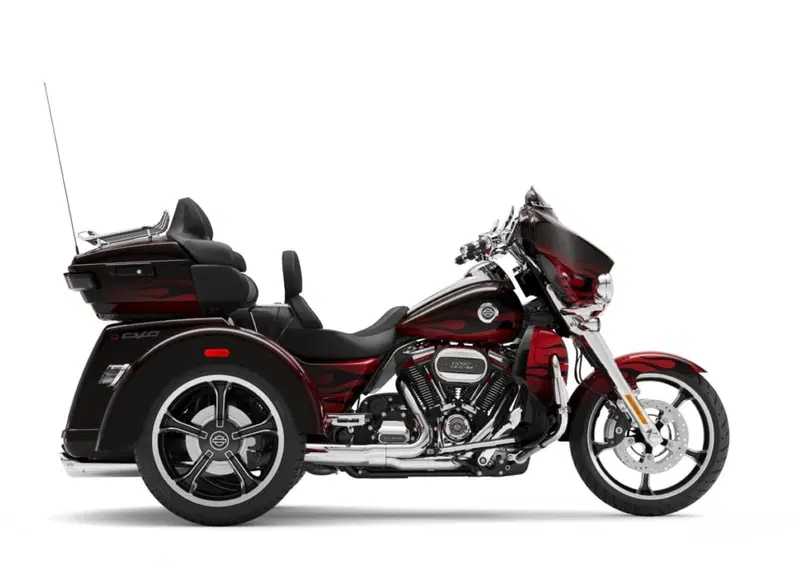Harley-Davidson CVO - Custom Vehicle Operations 117 CVO Tri Glide (2022) - FLHTCUTGSE_AF (2)