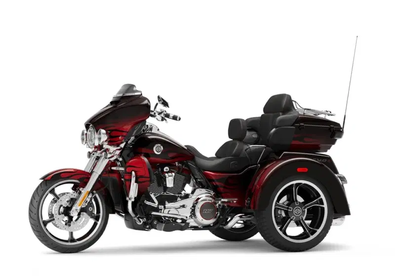 Harley-Davidson CVO - Custom Vehicle Operations 117 CVO Tri Glide (2022) - FLHTCUTGSE_AF (5)