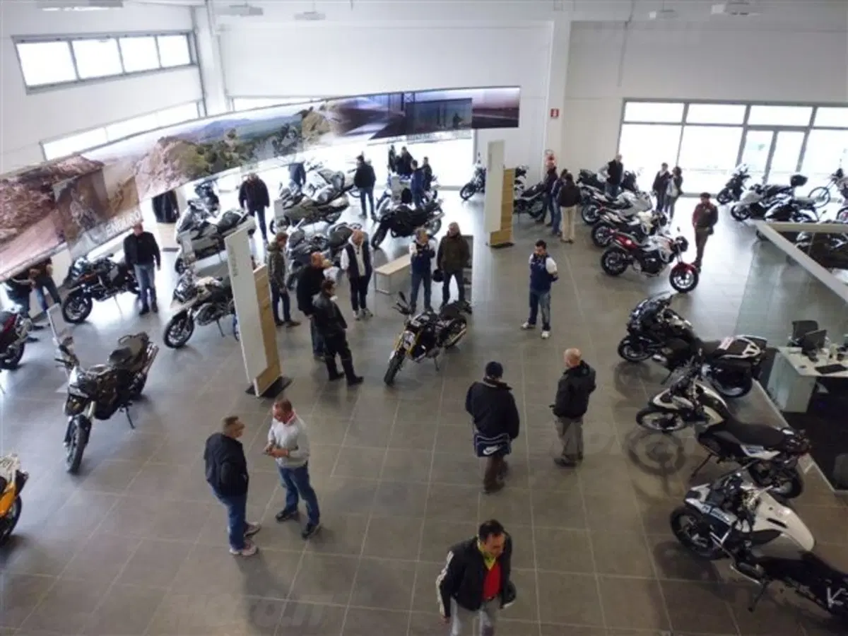 Solomoto BMW ha aperto una nuova concessionaria a Pesaro (3)