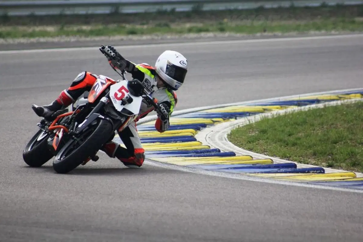 KTM Duke 200 Trophy. Concluse le selezioni a Modena (2)