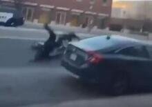 Poliziotto rugbista e motociclista in arresto: il placcaggio è stoico [VIDEO]