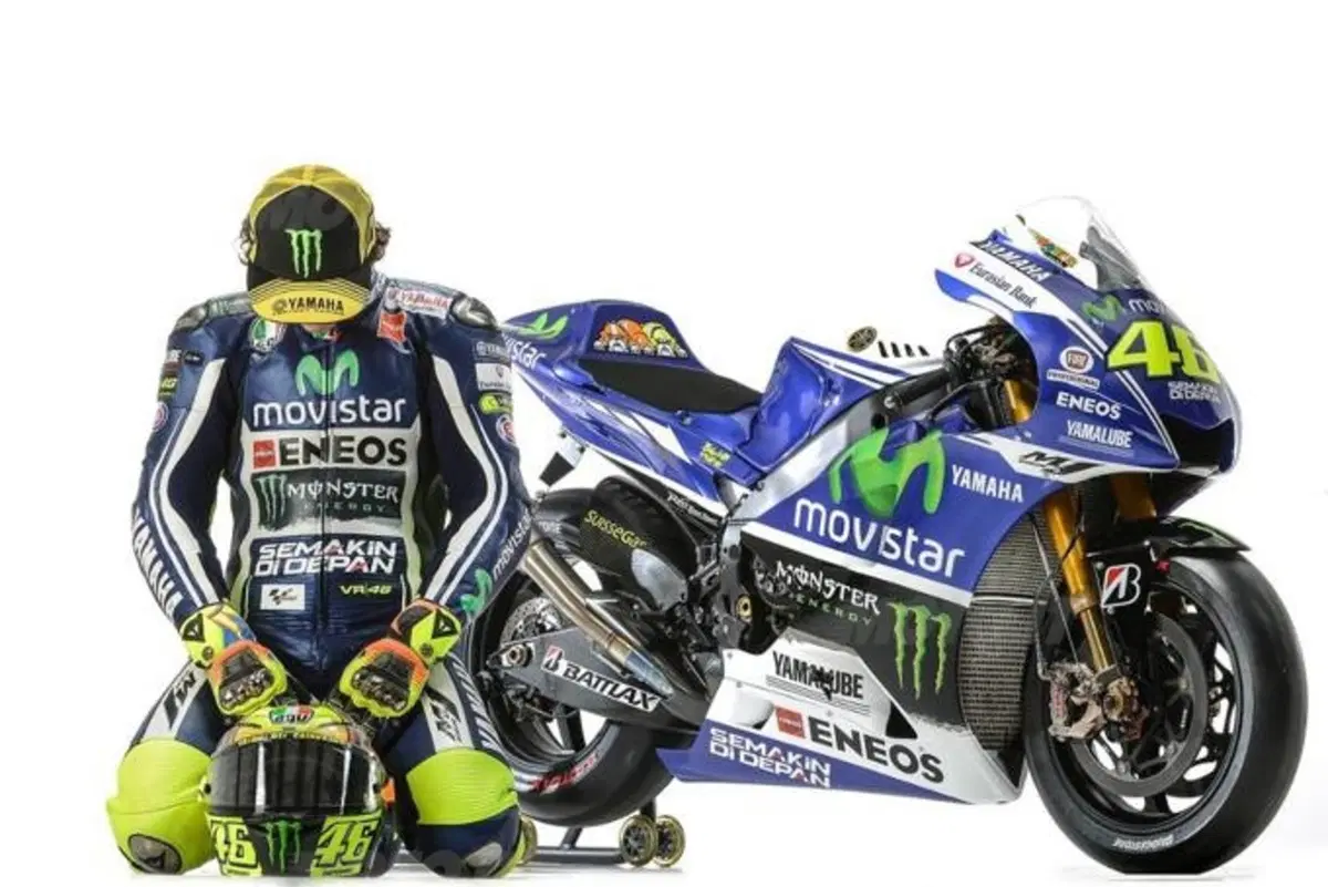 Yamaha MotoGP, ecco la livrea ufficiale di Rossi e Lorenzo (4)