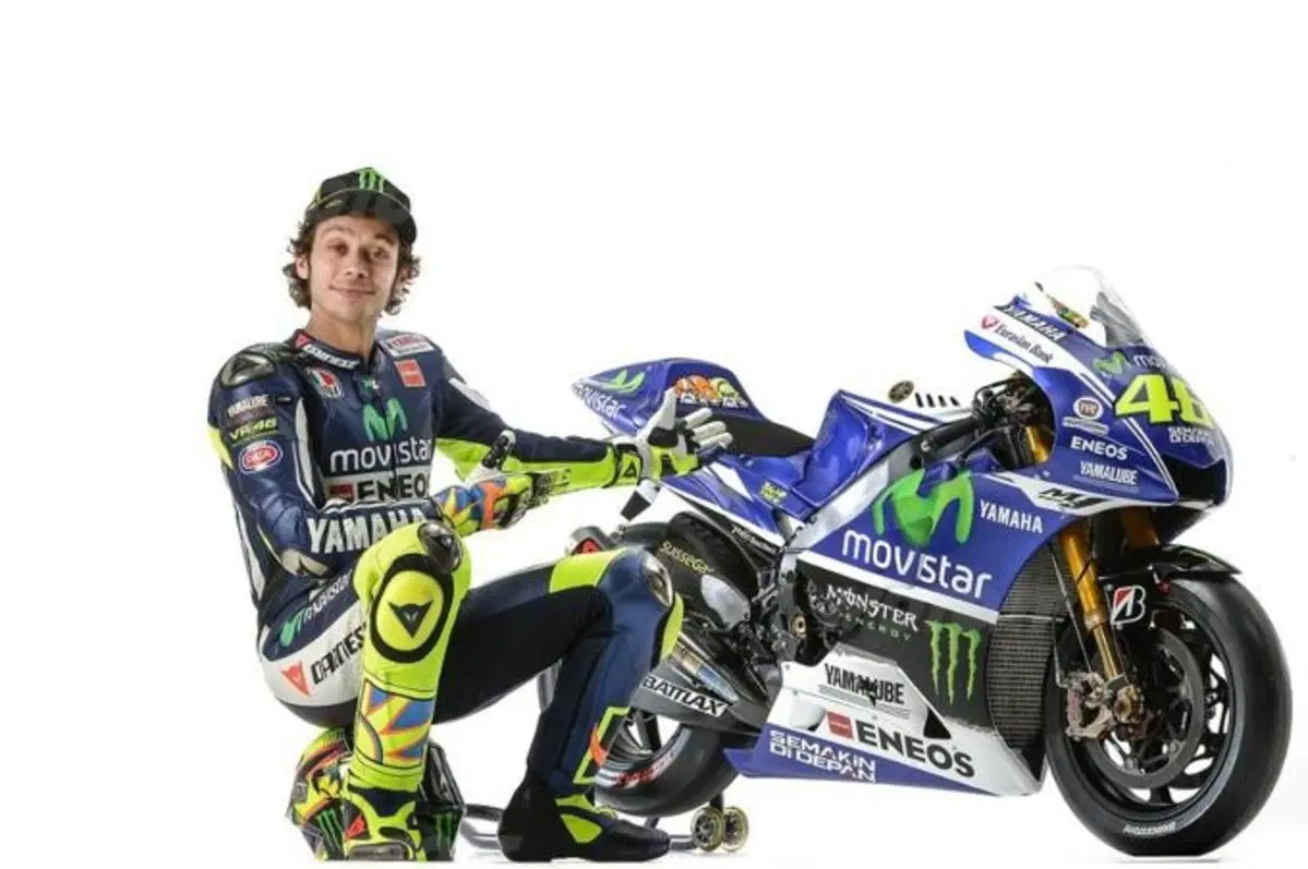 Yamaha MotoGP, ecco la livrea ufficiale di Rossi e Lorenzo (5)