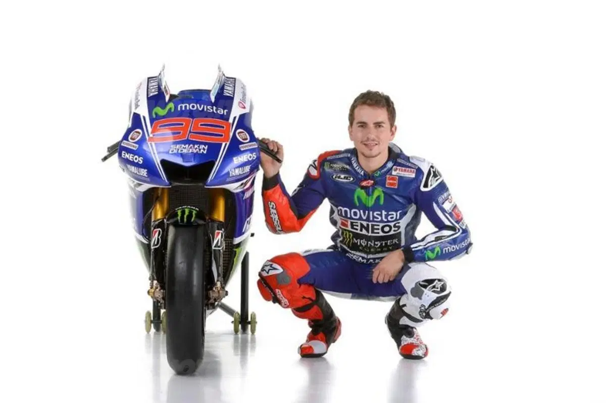 Yamaha MotoGP, ecco la livrea ufficiale di Rossi e Lorenzo (26)