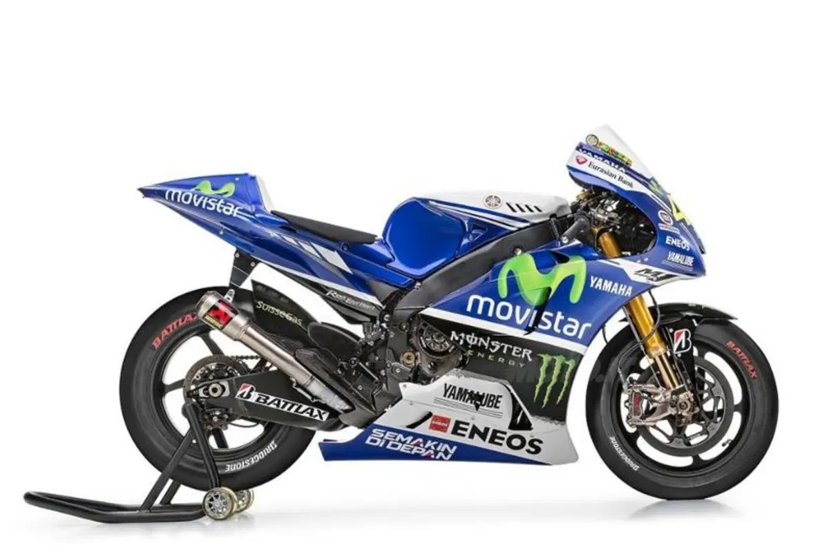 Yamaha MotoGP, ecco la livrea ufficiale di Rossi e Lorenzo (30)