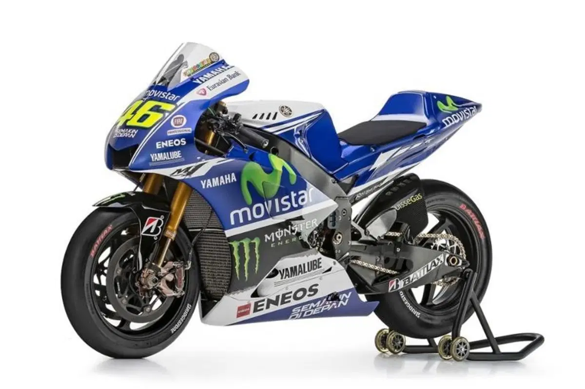 Yamaha MotoGP, ecco la livrea ufficiale di Rossi e Lorenzo (31)
