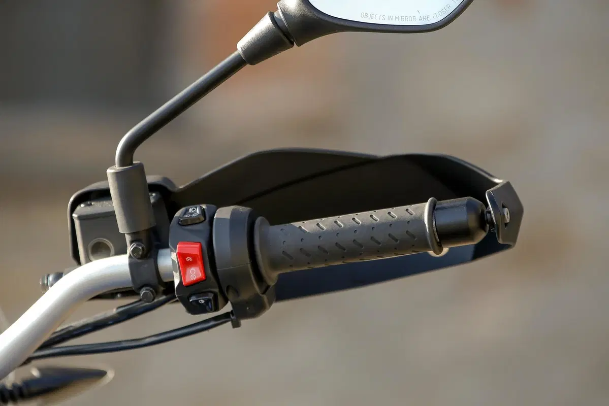 Aprilia Tuareg 660 (6)