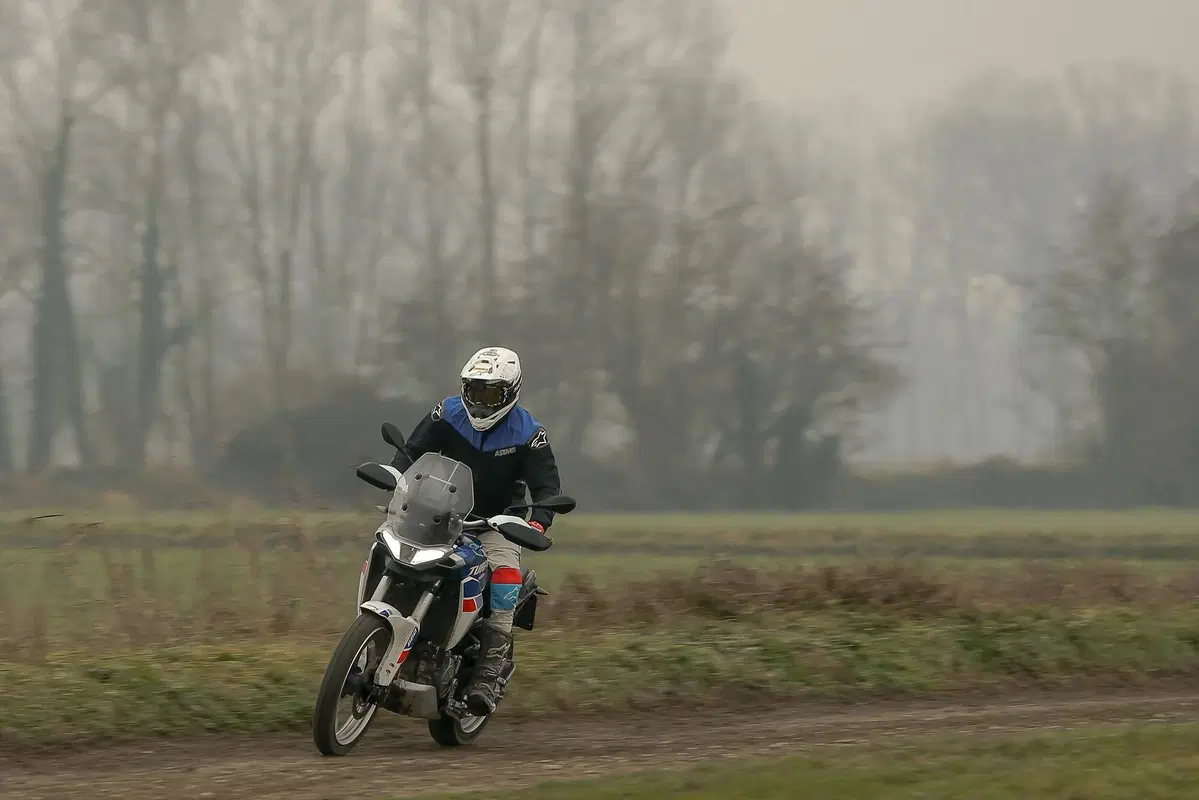 In fuoristrada e in pista di motocross (22)