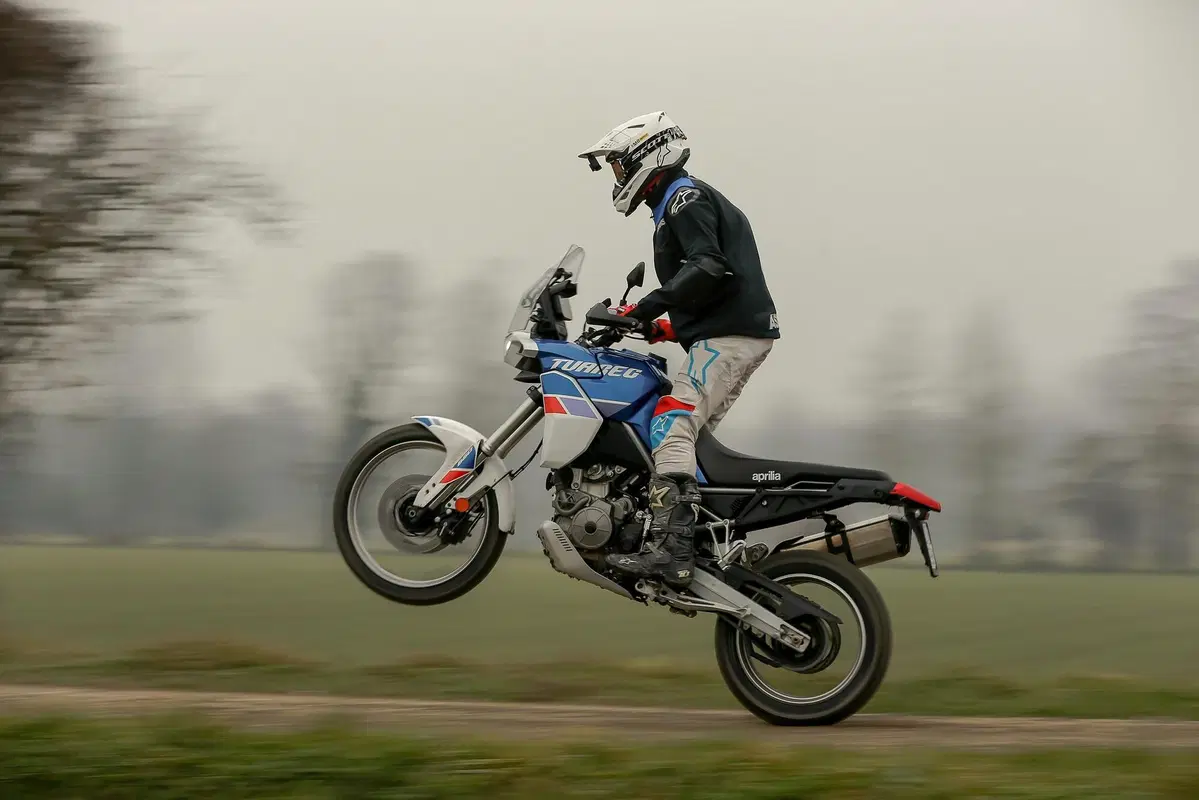 In fuoristrada e in pista di motocross (5)