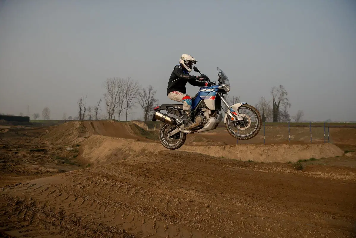 In fuoristrada e in pista di motocross (4)