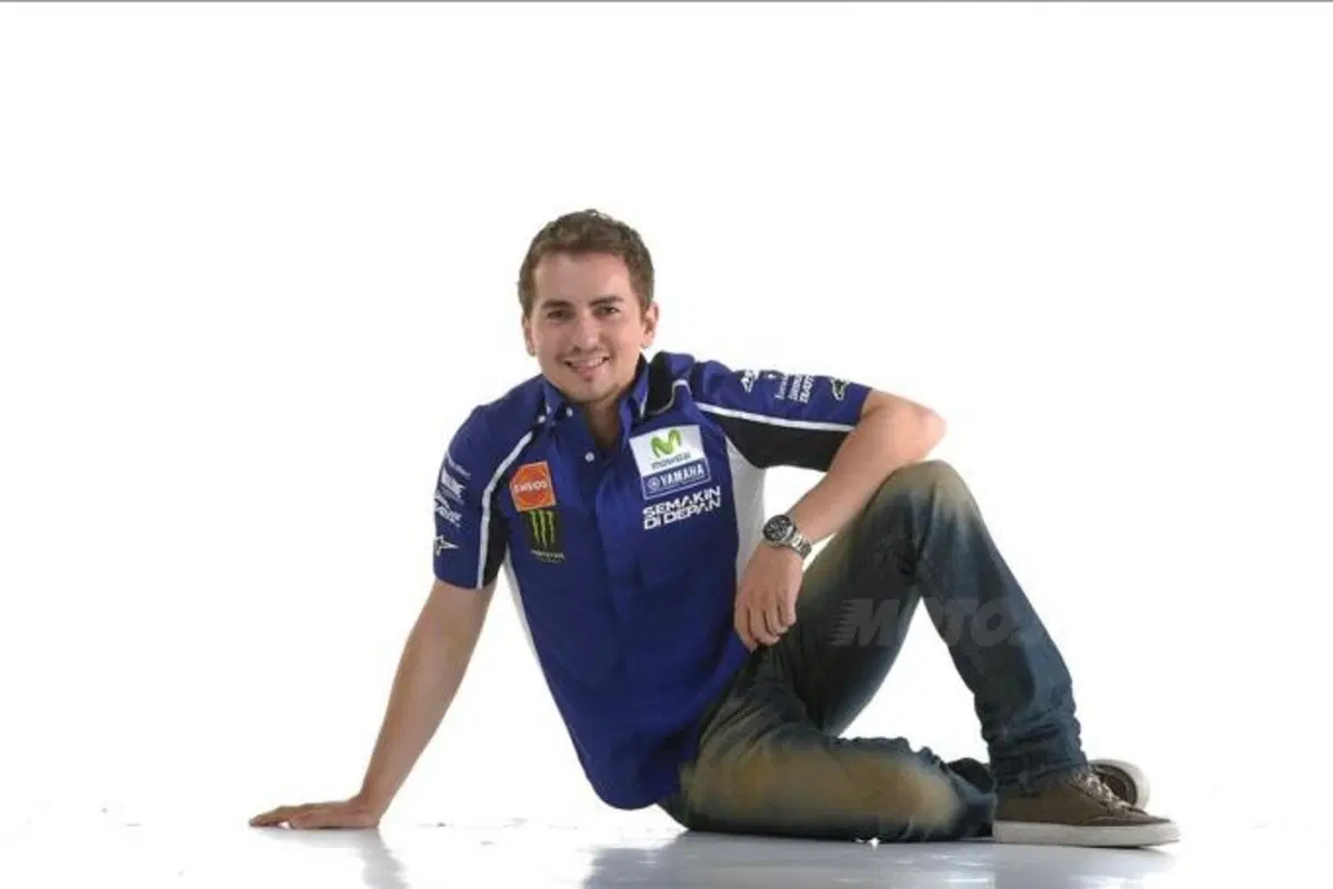Yamaha MotoGP, ecco la livrea ufficiale di Rossi e Lorenzo (41)