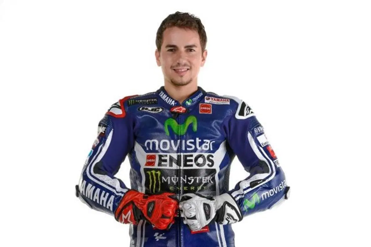 Yamaha MotoGP, ecco la livrea ufficiale di Rossi e Lorenzo (49)