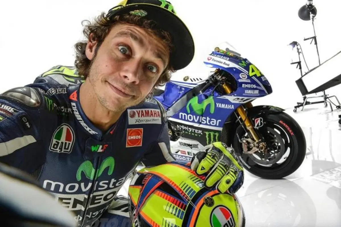 Yamaha MotoGP, ecco la livrea ufficiale di Rossi e Lorenzo (56)
