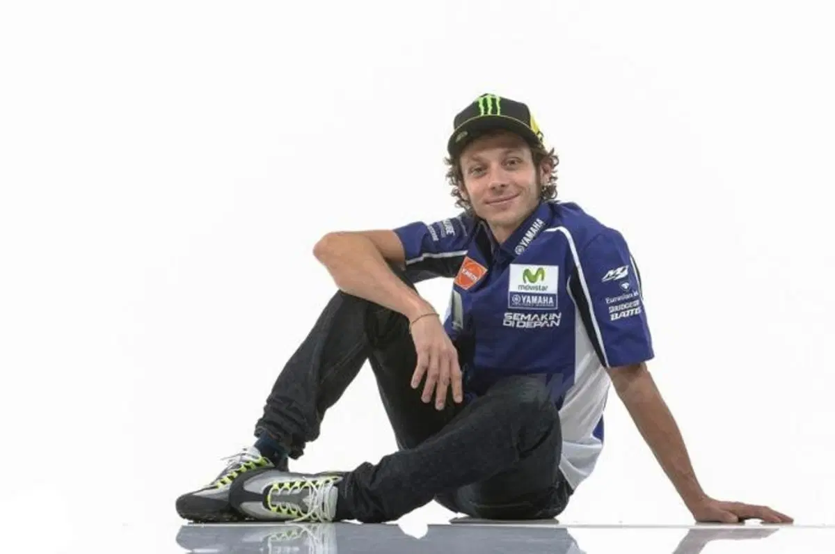 Yamaha MotoGP, ecco la livrea ufficiale di Rossi e Lorenzo (66)