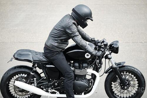 Triumph Thruxton 900 White Deuce. Il bianco vince (4)