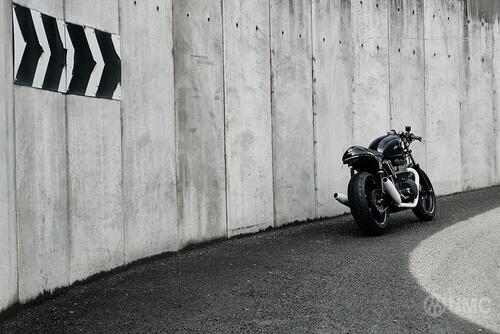 Triumph Thruxton 900 White Deuce. Il bianco vince (3)