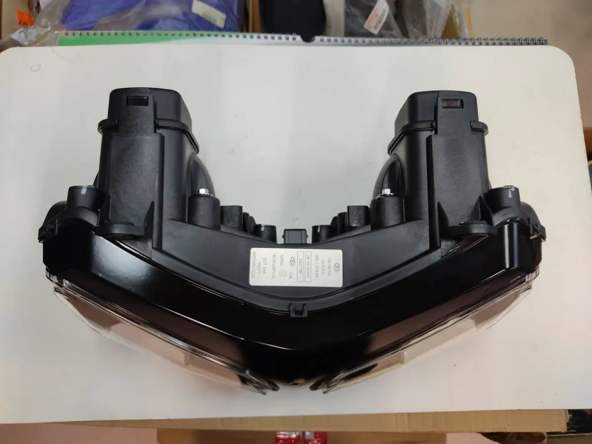 FANALE ANTERIORE DUCATI SUPERBIKE 848 / 1198 (2)
