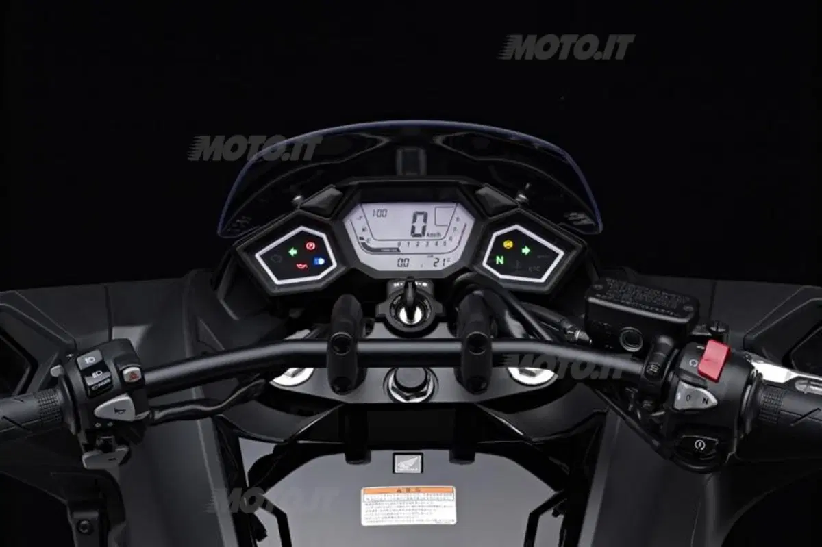 Honda Vultus NM4 2014 (4)