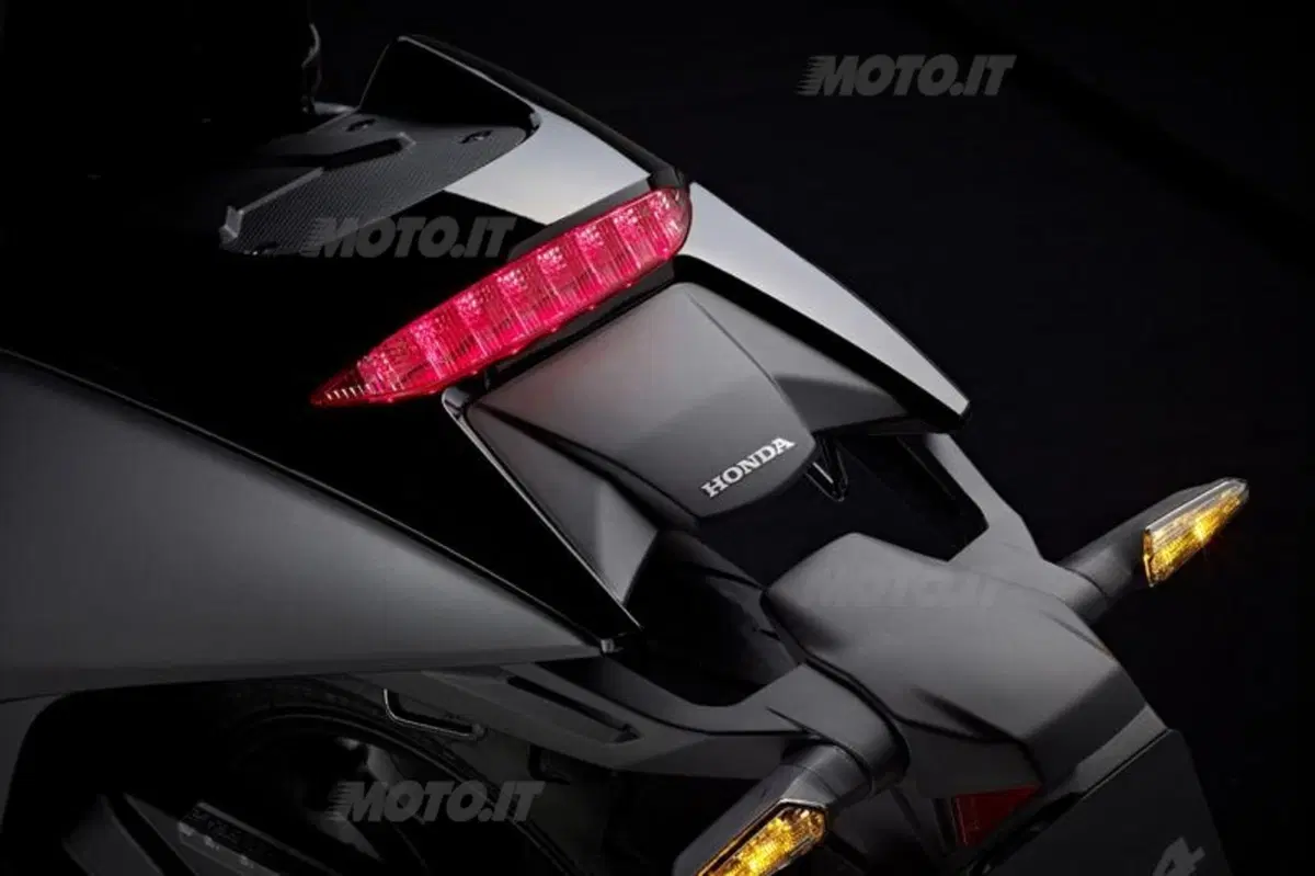Honda Vultus NM4 2014 (8)