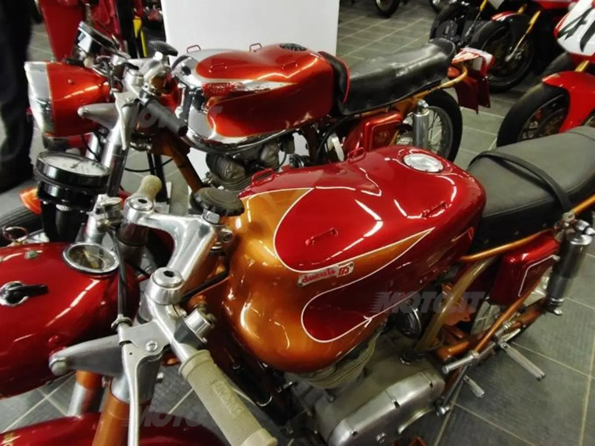 I Racconti di Moto.it: "Le Ducati di X, Y e Z" (20)