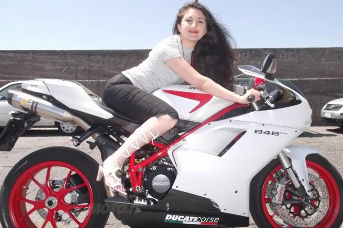 Le motocicliste di Moto.it: ecco il Caberg Vox di Giorgia (14)