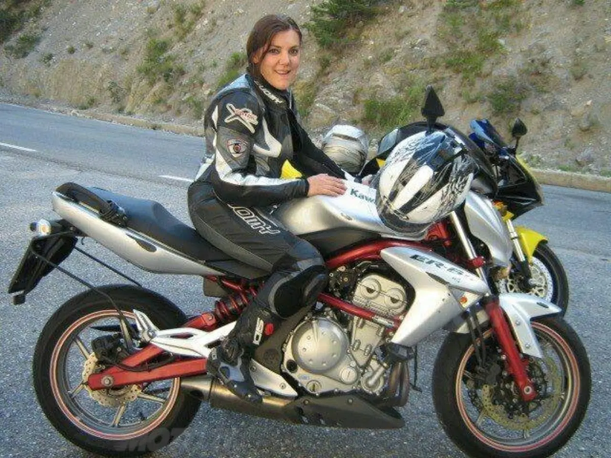 Le motocicliste di Moto.it: ecco il Caberg Vox di Giorgia (16)