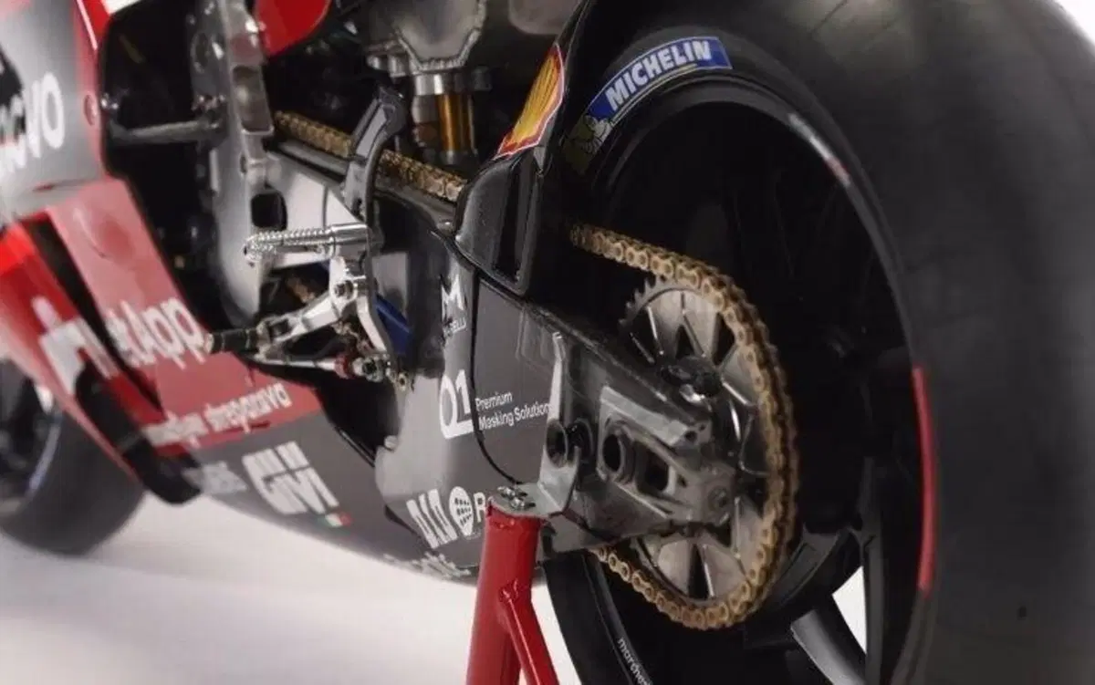 MotoGP, le prime immagini della Ducati DesmosediciGP 2022 (15)