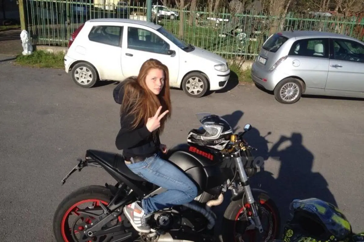 Le motocicliste di Moto.it: ecco il Caberg Vox di Giorgia (77)