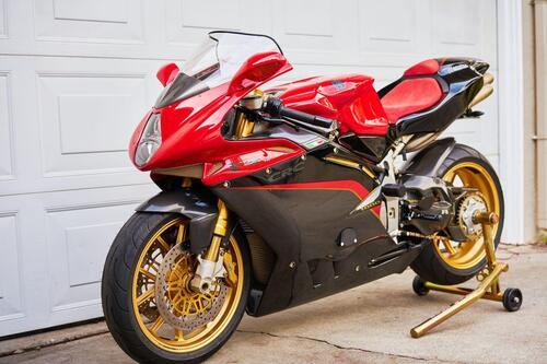 Una MV Agusta F4 1000 Tamburini all'asta per 22.400 euro (2)