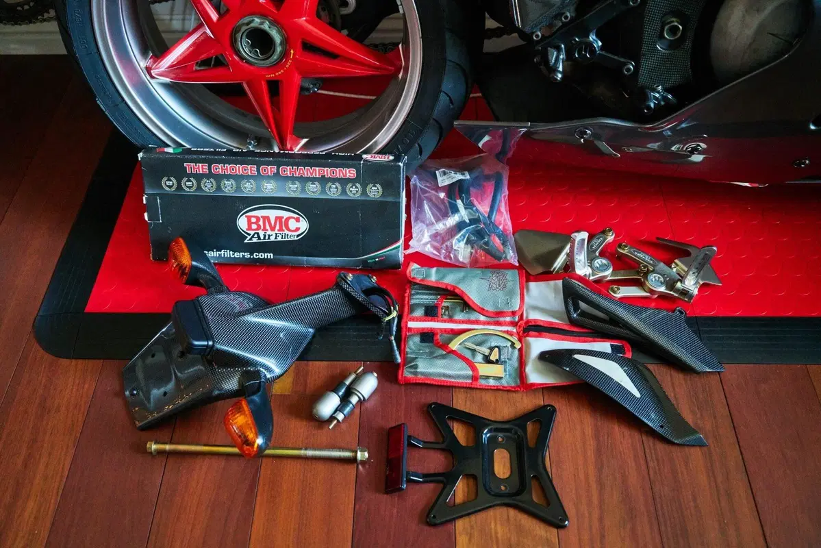 Una MV Agusta F4 1000 Tamburini all'asta per 22.400 euro (16)