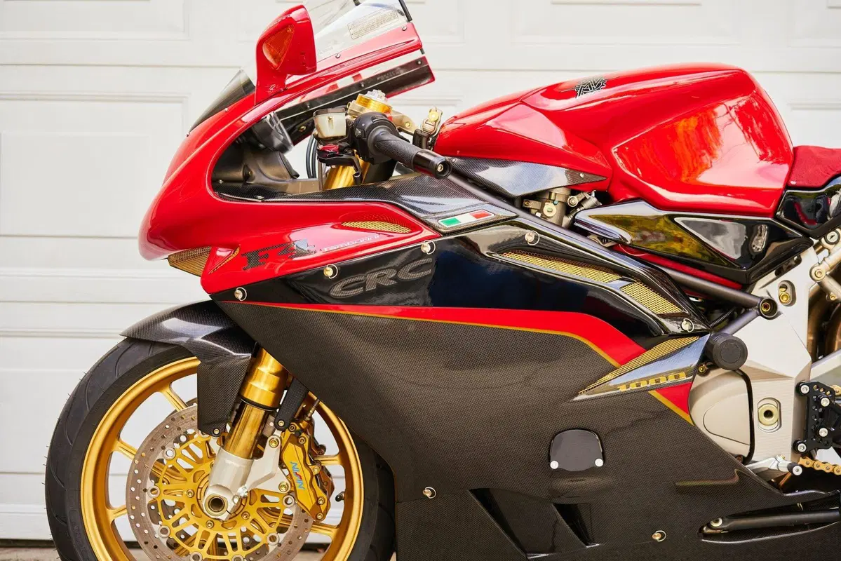 Una MV Agusta F4 1000 Tamburini all'asta per 22.400 euro (11)