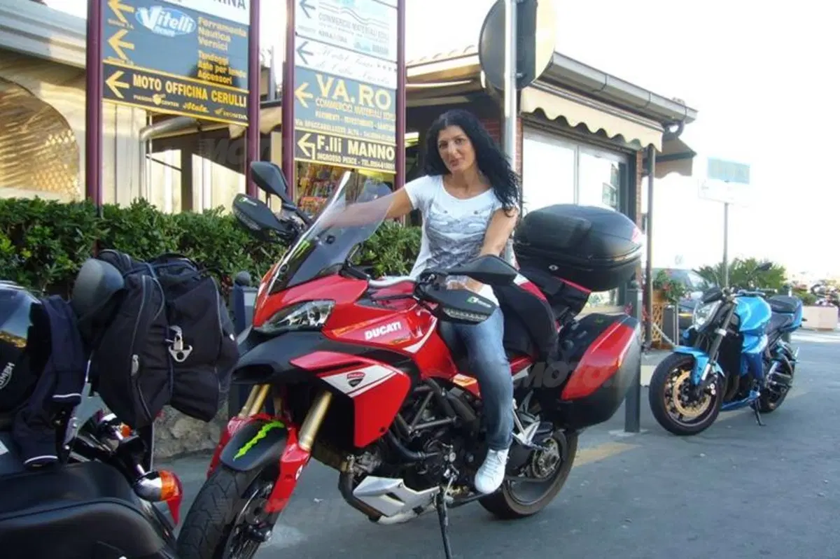 Le motocicliste di Moto.it: ecco il Caberg Vox di Giorgia (121)