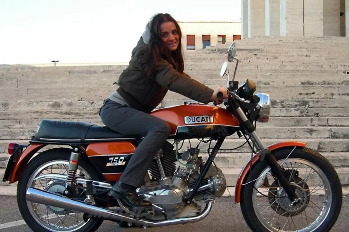 Le motocicliste di Moto.it: ecco il Caberg Vox di Giorgia (127)