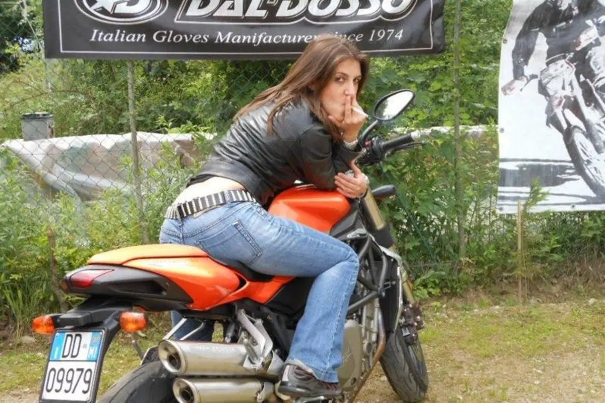 Le motocicliste di Moto.it: ecco il Caberg Vox di Giorgia (134)