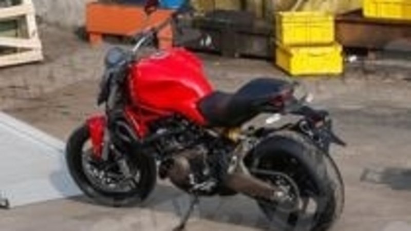 Ducati Monster 821, ecco le prime foto spia