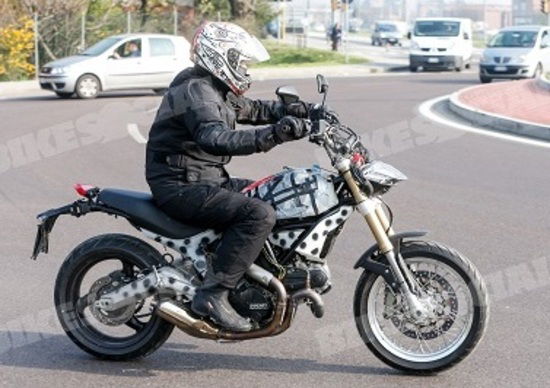 Ducati Scrambler, altre foto rubate