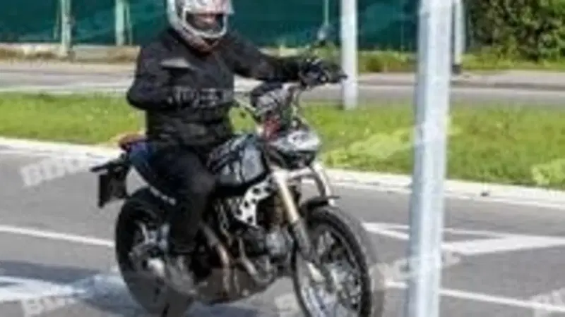 Ducati Scrambler, altre foto "rubate"