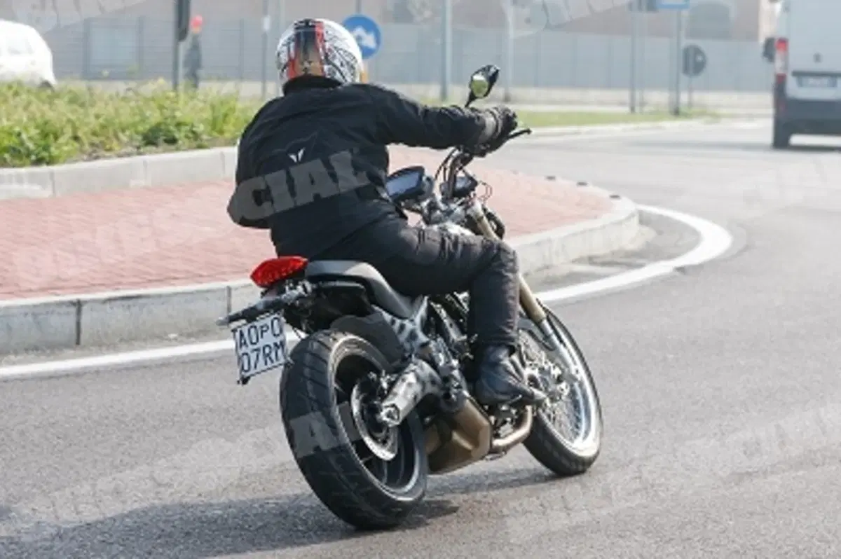 Ducati Scrambler, altre foto "rubate" (3)