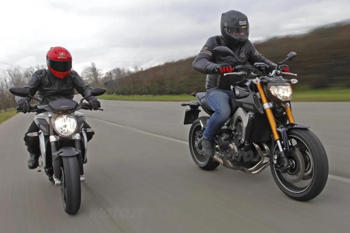 Mv Agusta Brutale 800 vs Yamaha MT-09 (2)