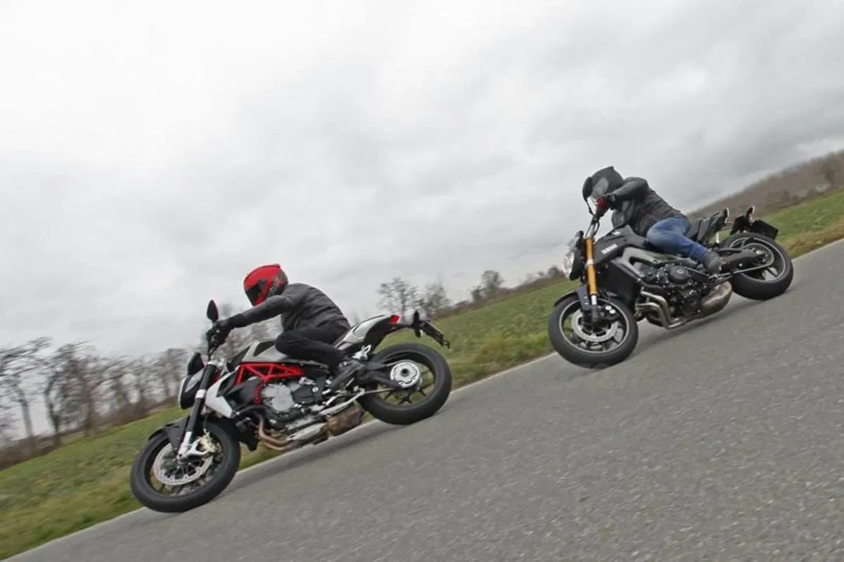Mv Agusta Brutale 800 vs Yamaha MT-09 (4)