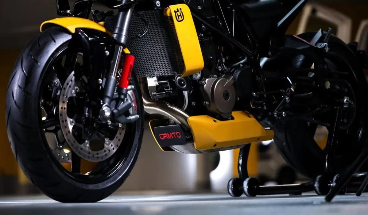 "Yellow Arrow" by Gas&Retro: dalla Slovenia un'inusuale Husqvarna Vitpilen 701  (3)